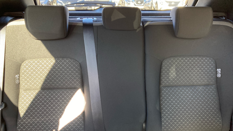 Nissan Juke 1.0 DiG-T 114 N-Connecta 5dr Petrol Hatchback